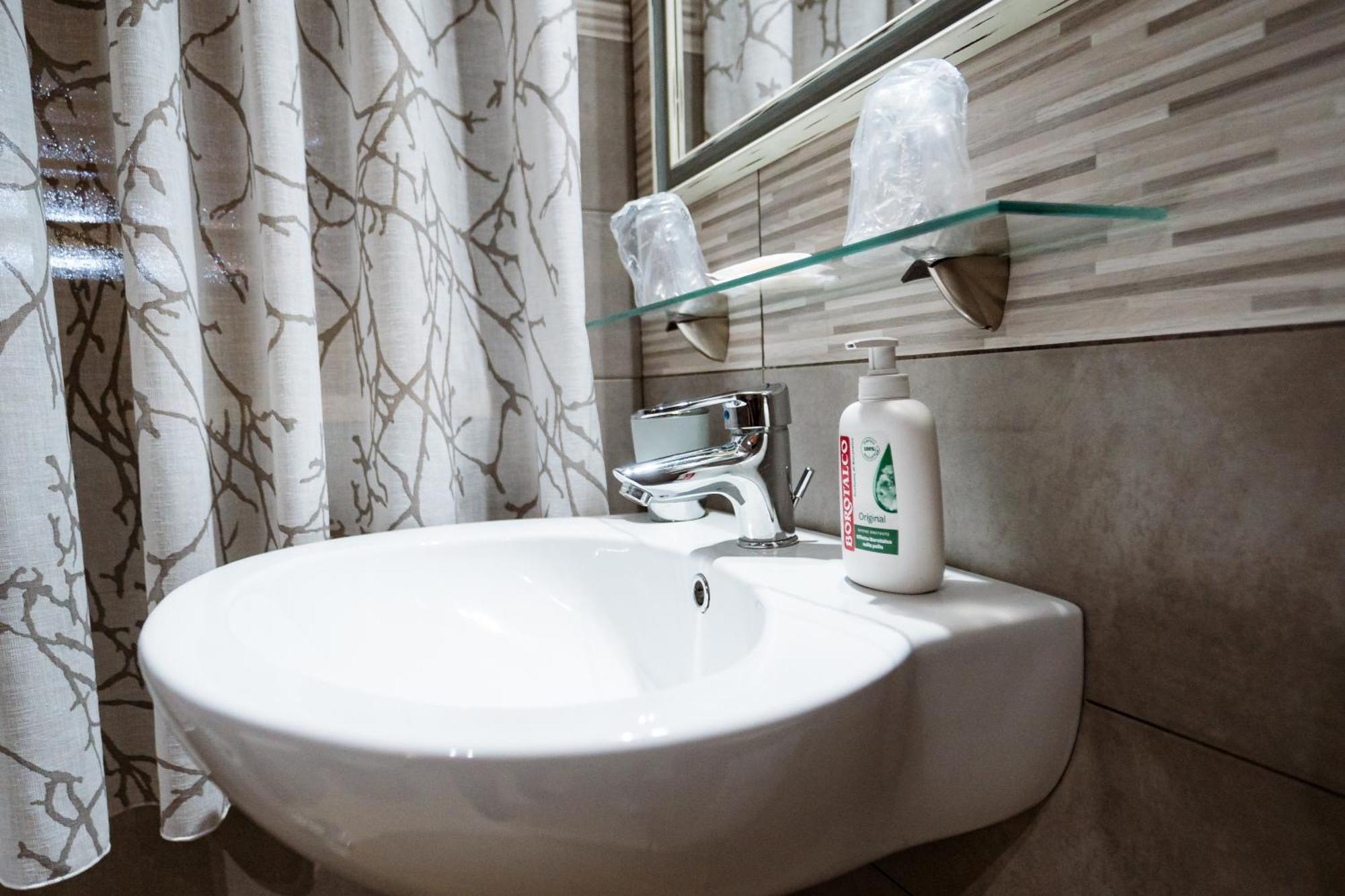 B&B Profumi Di Sicilia วาลเดอรีส ภายนอก รูปภาพ