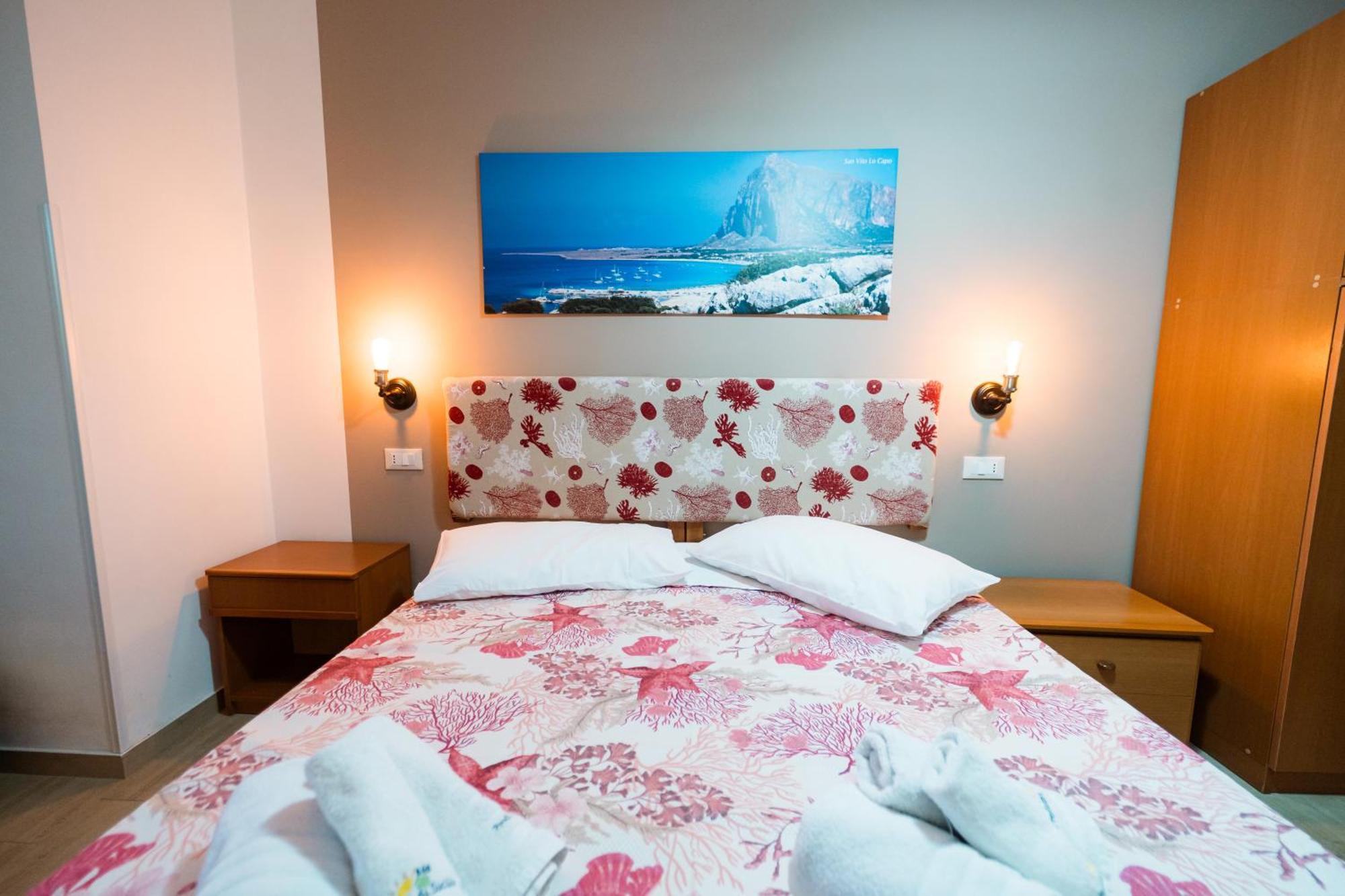 B&B Profumi Di Sicilia วาลเดอรีส ภายนอก รูปภาพ