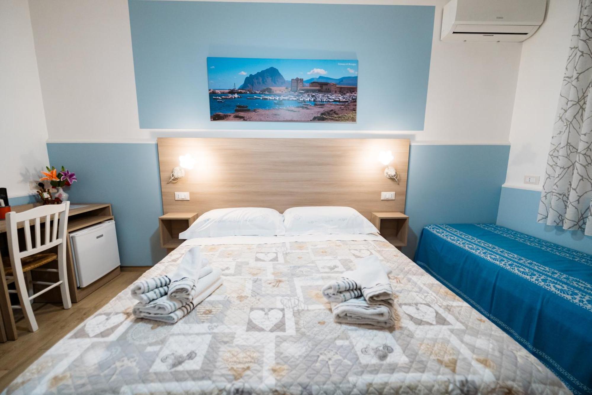 B&B Profumi Di Sicilia วาลเดอรีส ภายนอก รูปภาพ