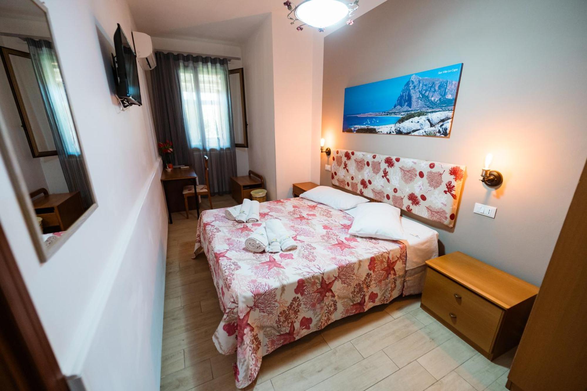 B&B Profumi Di Sicilia วาลเดอรีส ภายนอก รูปภาพ